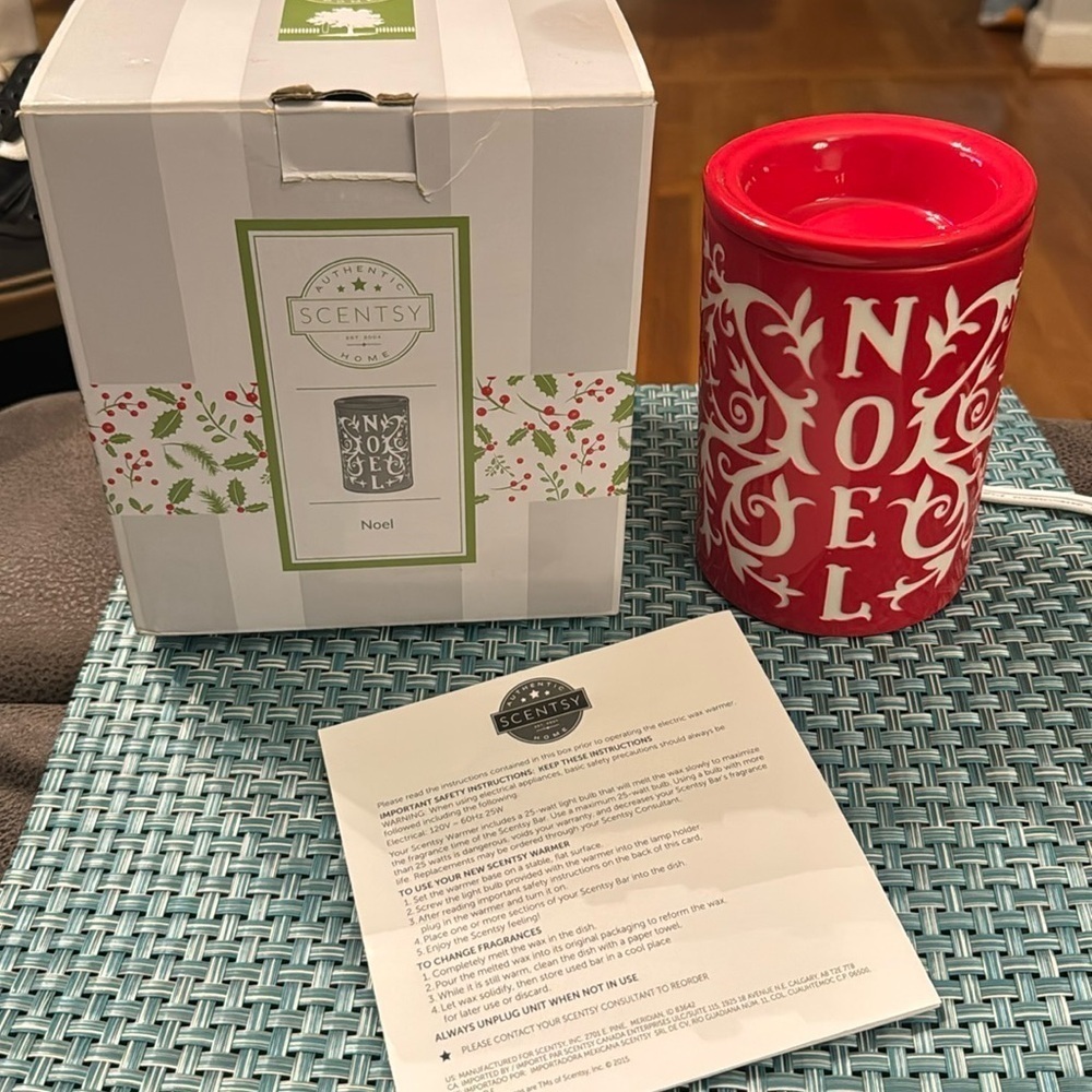Scentsy "Noel" Red and White Retired Wax Warmer With Box - Christmas